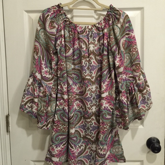 Elan Dress Can Be Worn Off Shoulder Size Medium - Picture 4 of 4